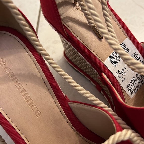 Constance Sandal. Made in Brazil. Wedges/Heel with self strap, open toe. - Picture 4 of 8